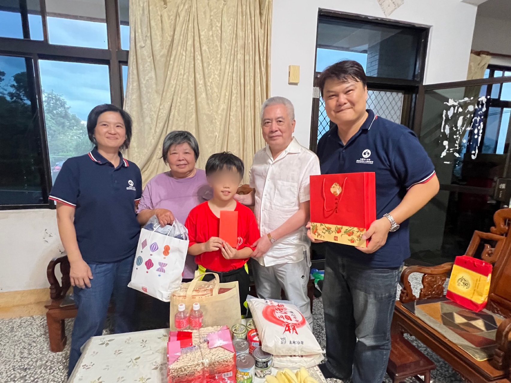 中秋傳愛，溫馨關懷！